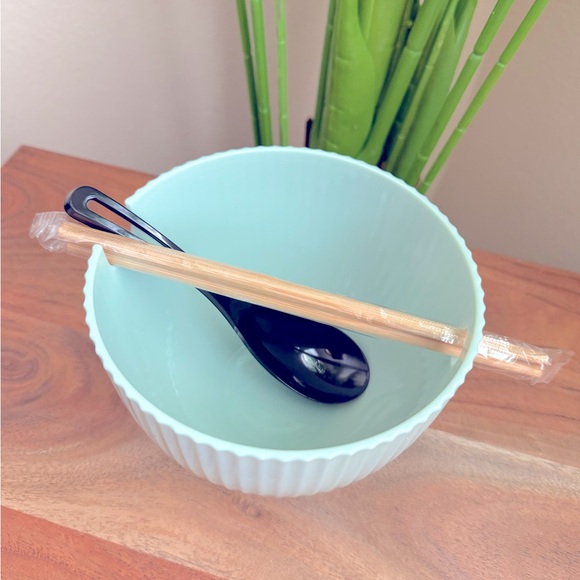 🆕 Noodle Bowl Set ( 3 ) pc 🥣 - Picture 4 of 5